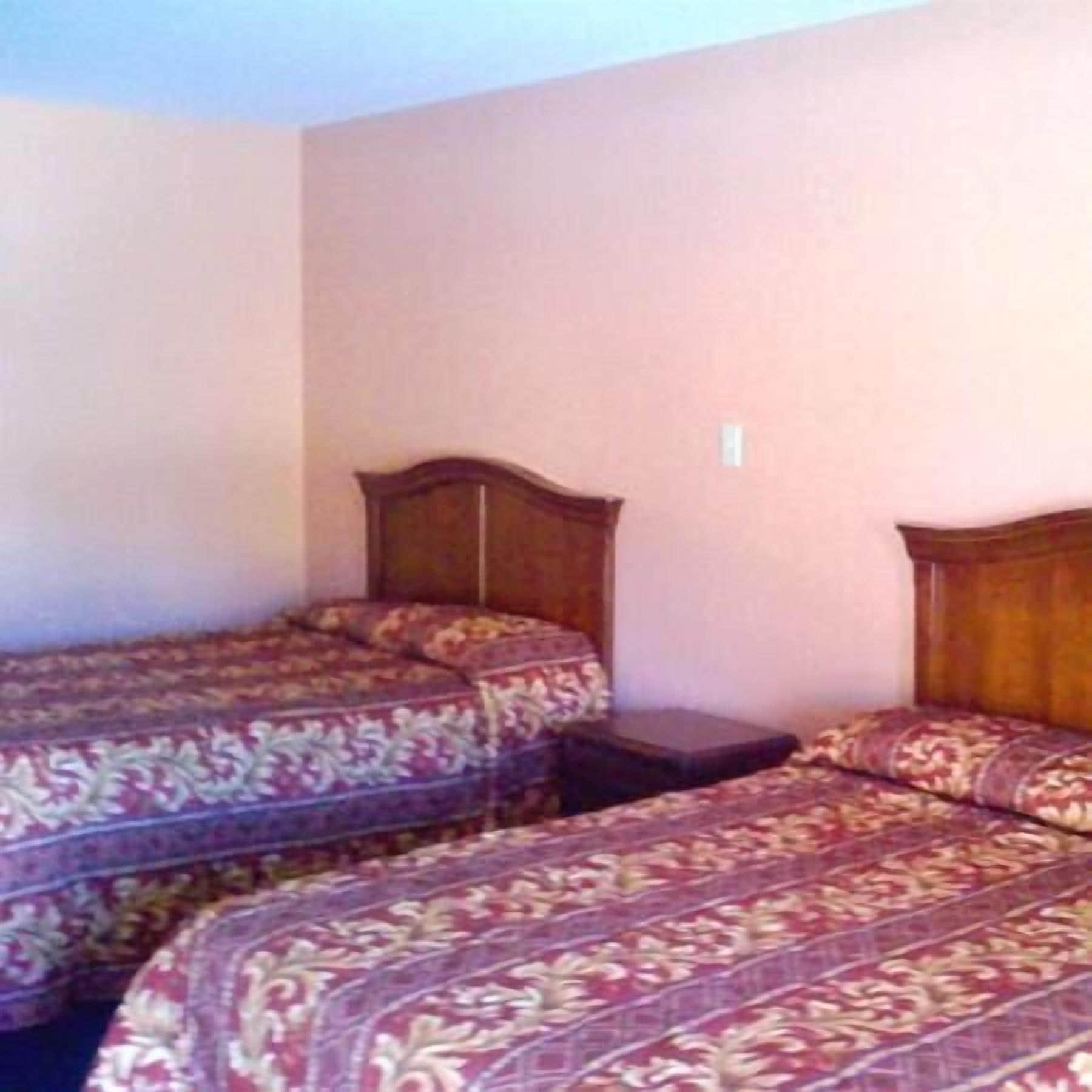 Residents Suites Liberty Room photo